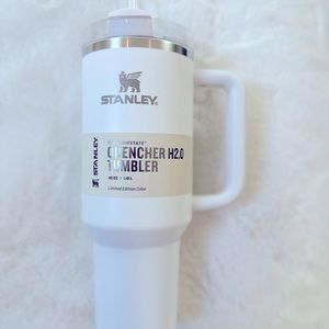 Stanley 40 oz Quencher H2O Tumbler. NWT. Limited Edition Color: Brilliant White.